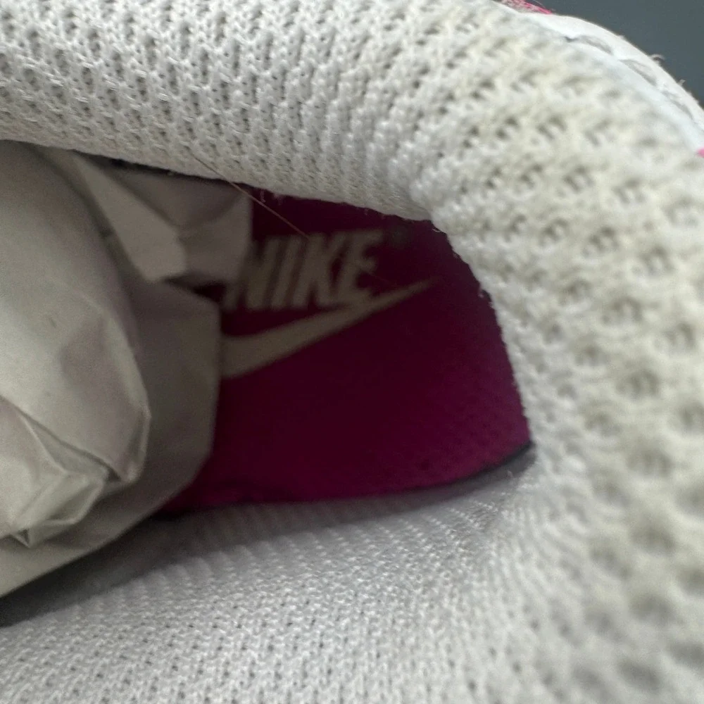 Nike Dunk Low Laser Fuchsia Kids Size 11C Pink White Shoes FB9108-102 Sneaker